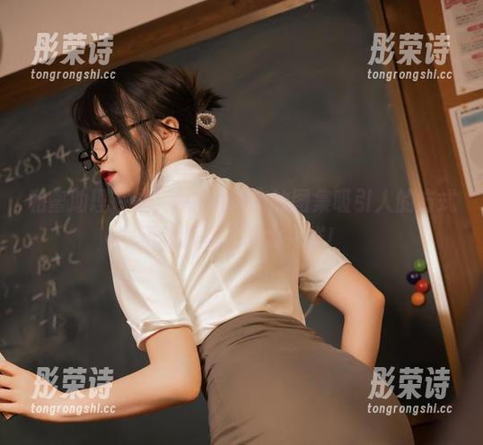 私蜜助理在线，Leah梓未的图集吸引人的方式果然跟别人不太一样！