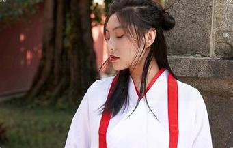MiiTao蜜桃社 - 美图不香吗？桃乃香Tina的女仆系列，让人觉得光影也是有情绪的。