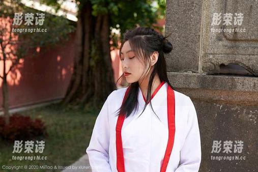 MiiTao蜜桃社-桃乃香Tina MiiTao蜜桃社 - 美图不香吗?桃乃香Tina的女仆系列,让人觉得光影也是有情绪的。