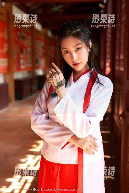 MiiTao蜜桃社-琉璃lily MiiTao蜜桃社 - 琉璃lily黑白大作战:原图、合集,像魔术一样隐喻一堆含而不露!