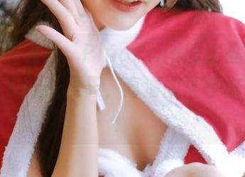 握紧那份碧蓝，PingPing的比基尼装演绎加斯科涅的夏天，高清图集等你来翻阅！