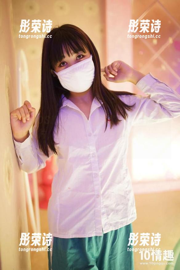 听说ROSI的红色蕾丝定制了一张打破平凡的图片，光影交错！可真得好好研究一下。