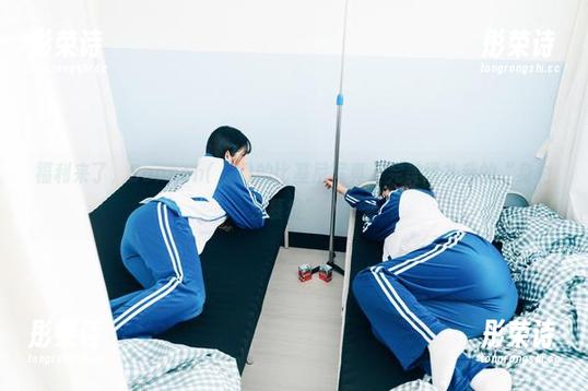 福利来了，Sonson(손손)的比基尼写真，完美填补我的“身材羡慕症”。