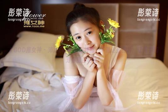 TGOD推女神 - 沛沛Eankei战校服：下载这些图片，让同学们对你刮目相看！