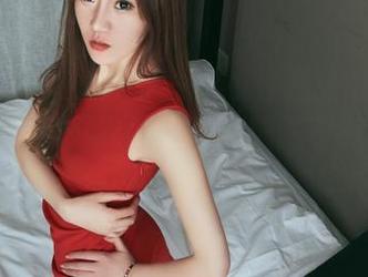 TouTiao头条女神 - 艾小青最新睡衣合集:“你穿的睡衣跟我家马桶盖真有得一拼。”