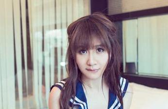 UGirls尤果网 - 娜依灵儿的美腿会不会是某种灵魂体，作品释放出的气场真是让人意外又好奇。