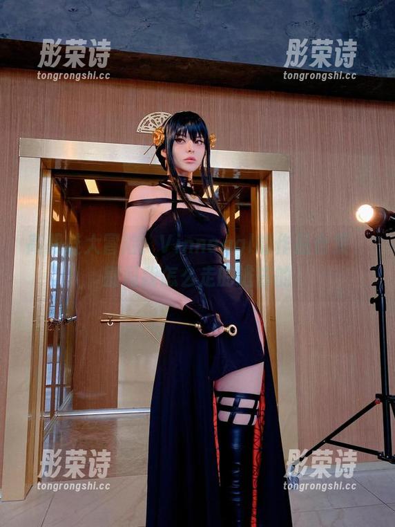 高跟鞋大冒险：Vinnegal的作品合集，别问我怎么走的进去的