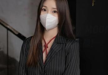 Xiuren秀人网 - 免费展现，MOON嘉依用裤里丝向你发出挑战！