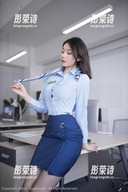 Xiuren秀人网 - 白裙私房的狂欢：慧敏Vivi说她可以同时优雅又不小心摔倒！