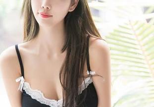 Xiuren秀人网 - 晓梦may的清纯写真，再次刷新了我们对‘天然呆’的定义！