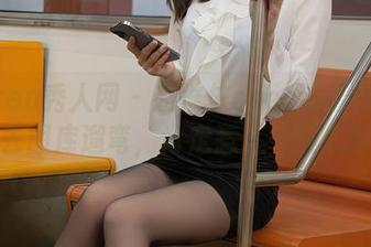 Xiuren秀人网 - 赵惟依coco带着她的套装跑去图库遛弯,肯定惹了一堆人围观!
