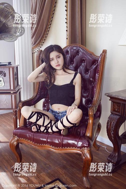 YouWu尤物馆 - 直面Seven小七的“女友”写真，原图爽快，套图则让我多看了几眼。