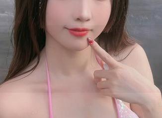 精选美图：看miko酱ww在运动中释放的活力，轻轻松松的样子，却也透出股微妙的诱惑。