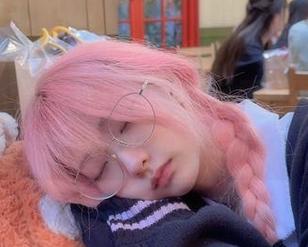 Wendy的写真作品，哪有恶毒不懒的白兔，反正我也不想启程了。