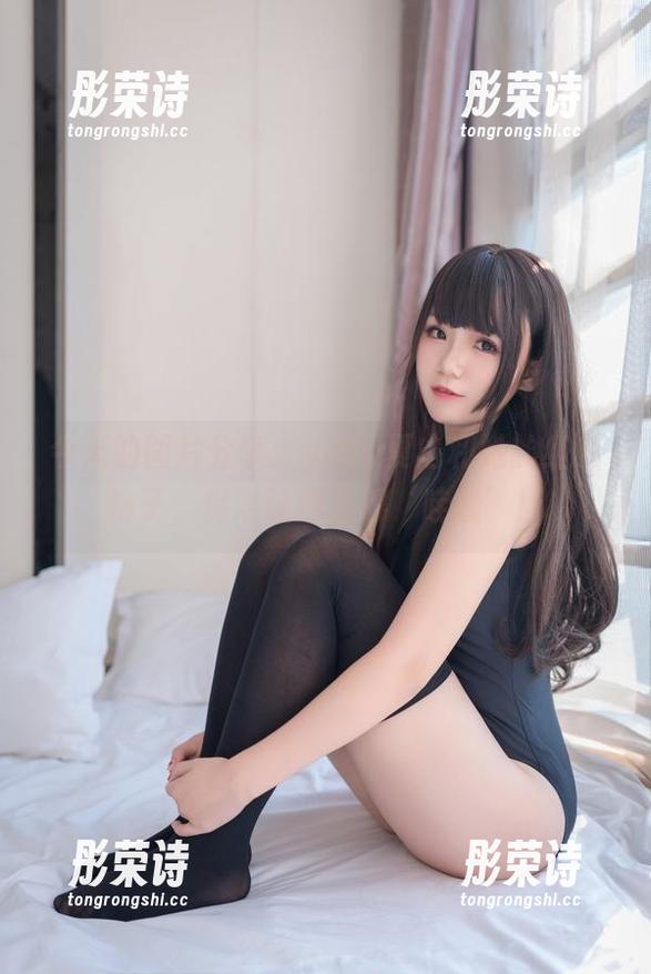 今天的图片分享：yoko夏宅和她的红色格子，保准让你觉得‘哇哦’！