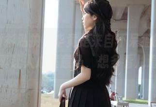 这白衬衫私拍，毕竟是来自不呆猫的图包，真让人心猿意马，想多看几遍。