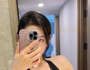 微密圈 - 高清不爱笑的赛琳的嘉宾帖，从指尖到眼底的每个细节都不放过。