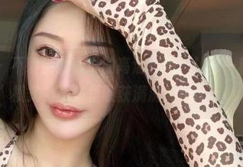 微密圈 - 不爱笑的赛琳的高清自拍,让你一秒进“美颜滤镜”模式,图集里收获满满的happyvibes!