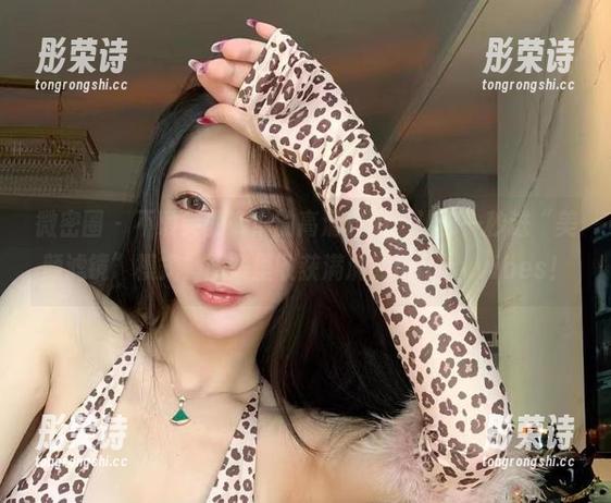 微密圈 - 不爱笑的赛琳的高清自拍，让你一秒进“美颜滤镜”模式，图集里收获满满的happyvibes！