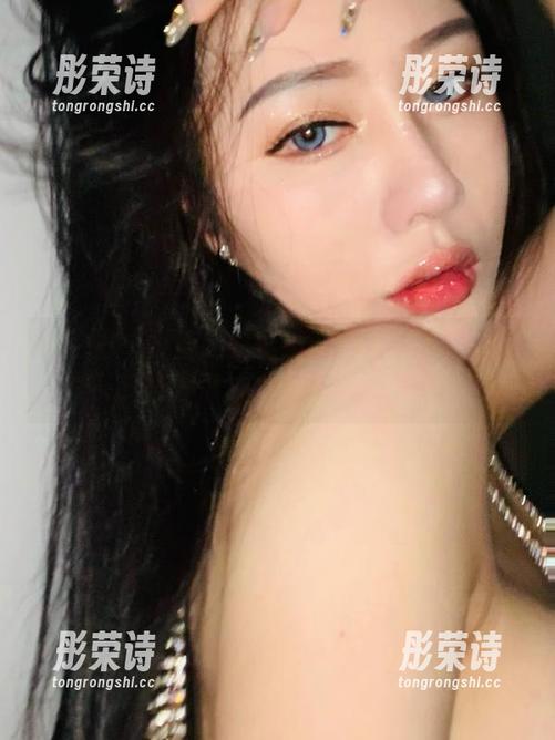不爱笑的赛琳 微密圈 - 不爱笑的赛琳——这吊带,让摄影师停下来!写真合集分享