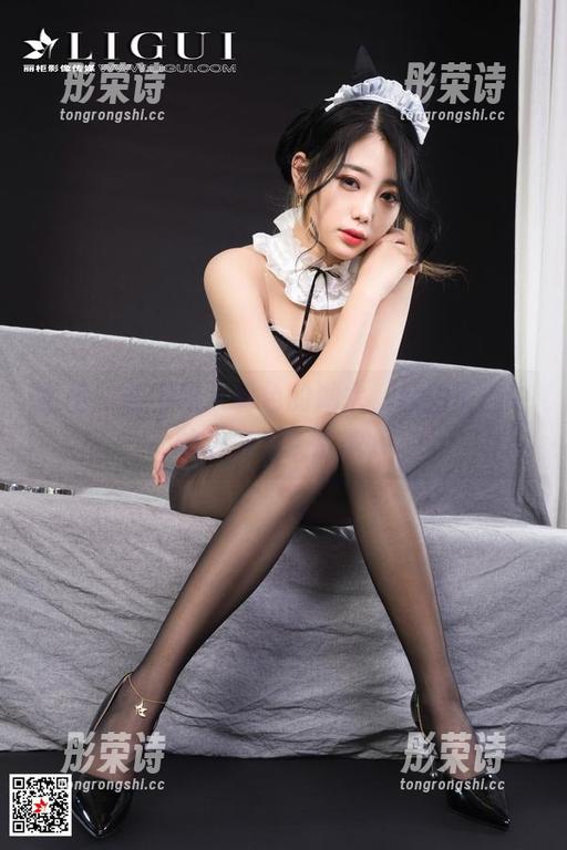 丽柜-雪糕 丽柜 - 雪糕落入粉色的湖水,私拍美图中的涟漪无声扩散。