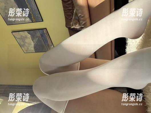 乙醇子 微密圈 - 乙醇子黑丝秀腿,图包里的每一张都仿佛在跟我说:“再看一眼又何妨?”