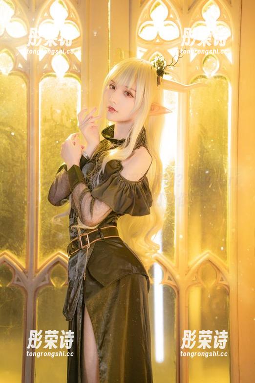 你见过柴郡女仆的深邃眼神吗？仙九Airi的写真完完全全能打动你！