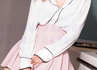 克拉女神 - 套装写真集里的忆之,你确定不来个下载?不然看得也不算多有趣