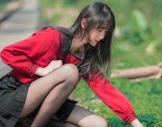 兔玩映画：95式制服私拍，穿上它，难道是要集合哨子了？