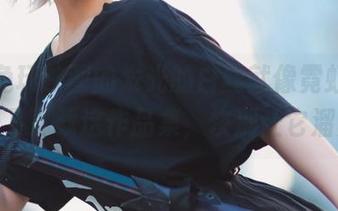 看!兔玩映画的发光的白丝就像霓虹灯,灯光下下载这作品集,快别让它溜走!