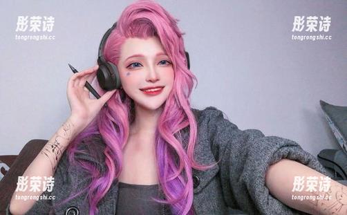 千夜未来精选户外写真，从这一角度看人心最难。