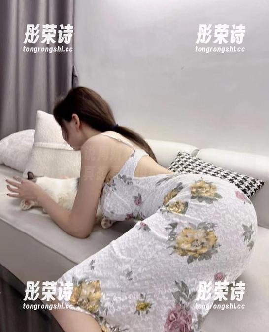 微密圈 - 听说周妍希的丝袜图集覆盖了各种款式，真想看，但别人会怎么看？