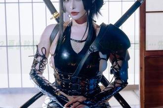 剧情反转?夏小秋秋秋在这警匪游戏中的写真集里哦…先哭一遍,原图太帅了!