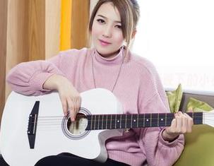 头条女神 - 从原图看李丽莎，旗袍掩映下的小小叹息