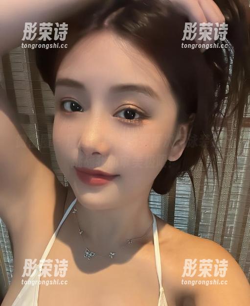 微密圈 - 精选图片，奶雯再次用泳装系列挑战我的审美极限！