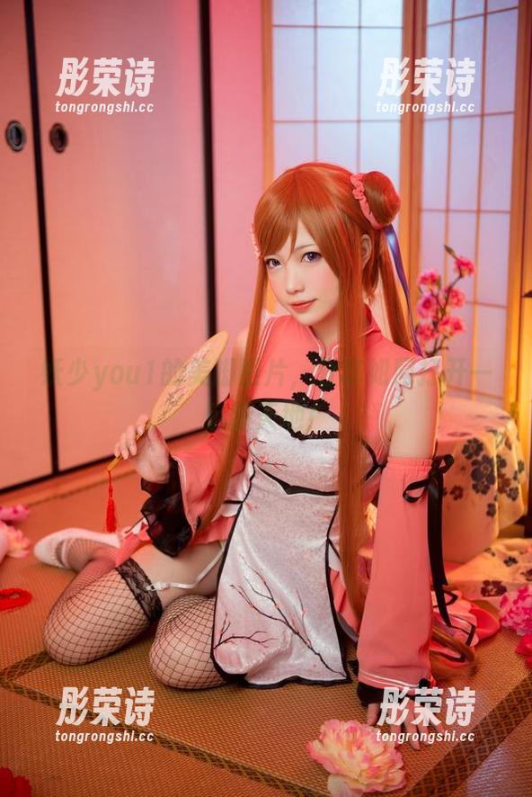 妖少you1的美脚图片，分享如同打开一扇新天地！