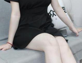 小众视觉 - 快来看小苏菲的护士写真，高清到让人觉得下班后还得治疗一下！