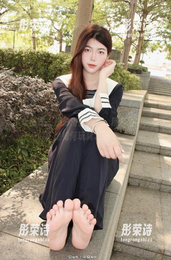小众视觉-彤彤 小众视觉 - 彤彤浴室风云:精选图包,看她如何玩转水景!
