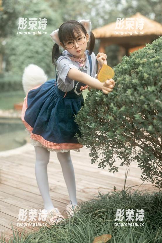 幼水铃衣在线写真，成了我心中最想要的秘书角色，意外翻转？