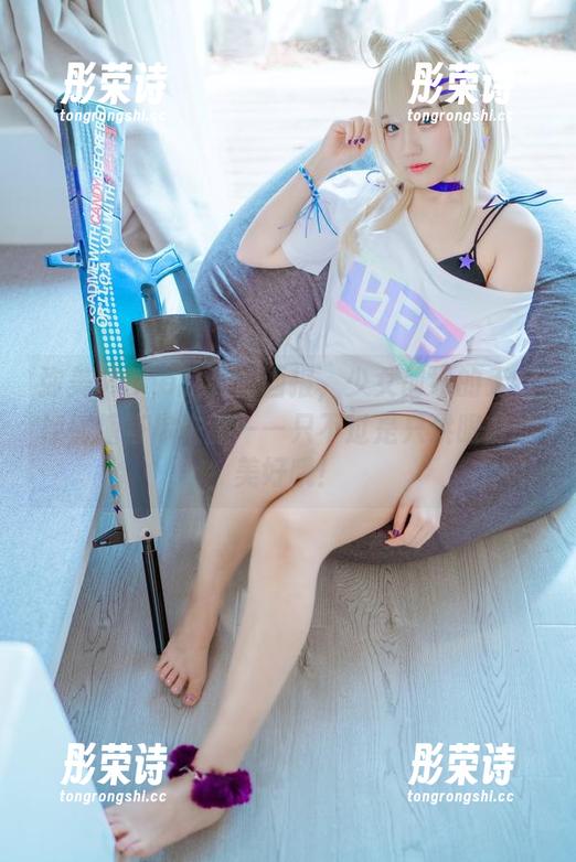 弥美Mime的高清画报，少女前线的无烟棒棒糖等你来舔——只不过是只供眼前的美好哦！