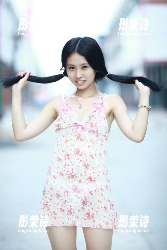 推女神 - Akiki朱若慕的“秘密”：网盘里的人生杂货铺