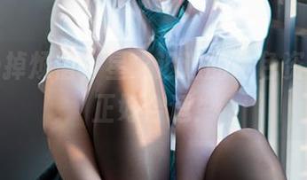 想要扔掉烦恼，星之迟迟的粉色资源写真正好合适！