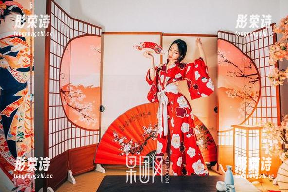 果团网 - 黄歆苑的校服美图合集，似乎有人在商业品牌里看到过这种款式？