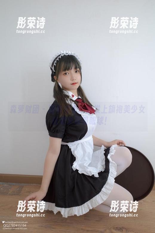 森萝财团-吸吸 森萝财团 - 图集直击:沙发上旗袍美少女,赶紧来吸吸眼球!