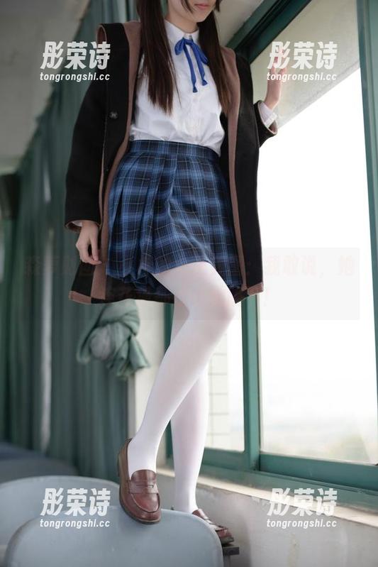 森萝财团 - 小梓的女王美图：我敢说，她连花猫都想给她跪下！