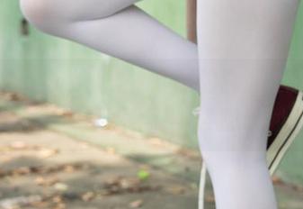森萝财团再出新作,全新的白丝校服写真合集,效果真得让人浮想联翩!