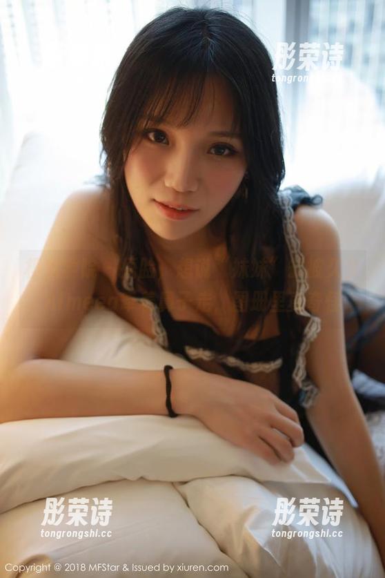 模范学院 - 捂脸，想说“妹妹”却被久久Aimeea牵着鼻子走，图册里真奇怪