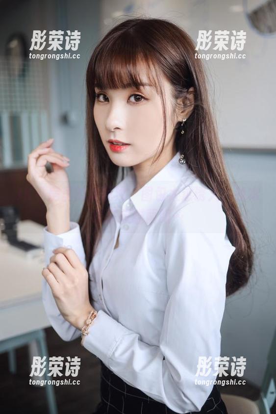 泥泥汝 JK私房里的泥泥汝,图包太过诱人,我本来只想瞄两眼…