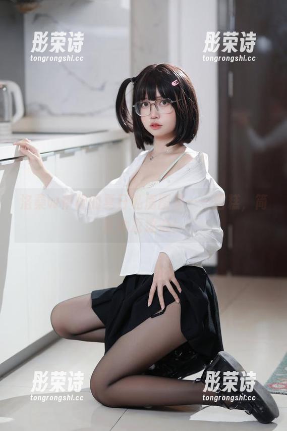 洛桑w伊梓的夏日私房图集——雪糕，简直冰凉透心！