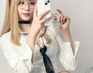 海克斯科技小蛋糕的全集写真,莉音在碧蓝档案里秀出了新高度啊!